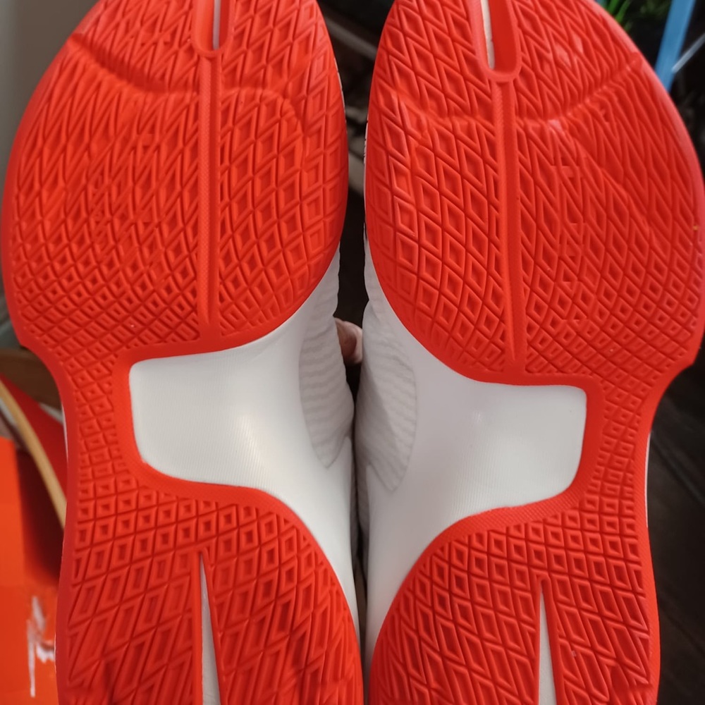Nike Zoom Sneakers - Picture 3 of 10